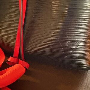 Louis vuitton hand bag